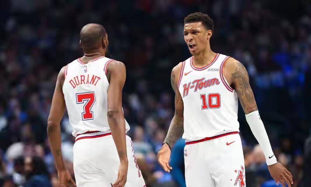 勒沃库森租借签下巴黎后卫穆杰莱