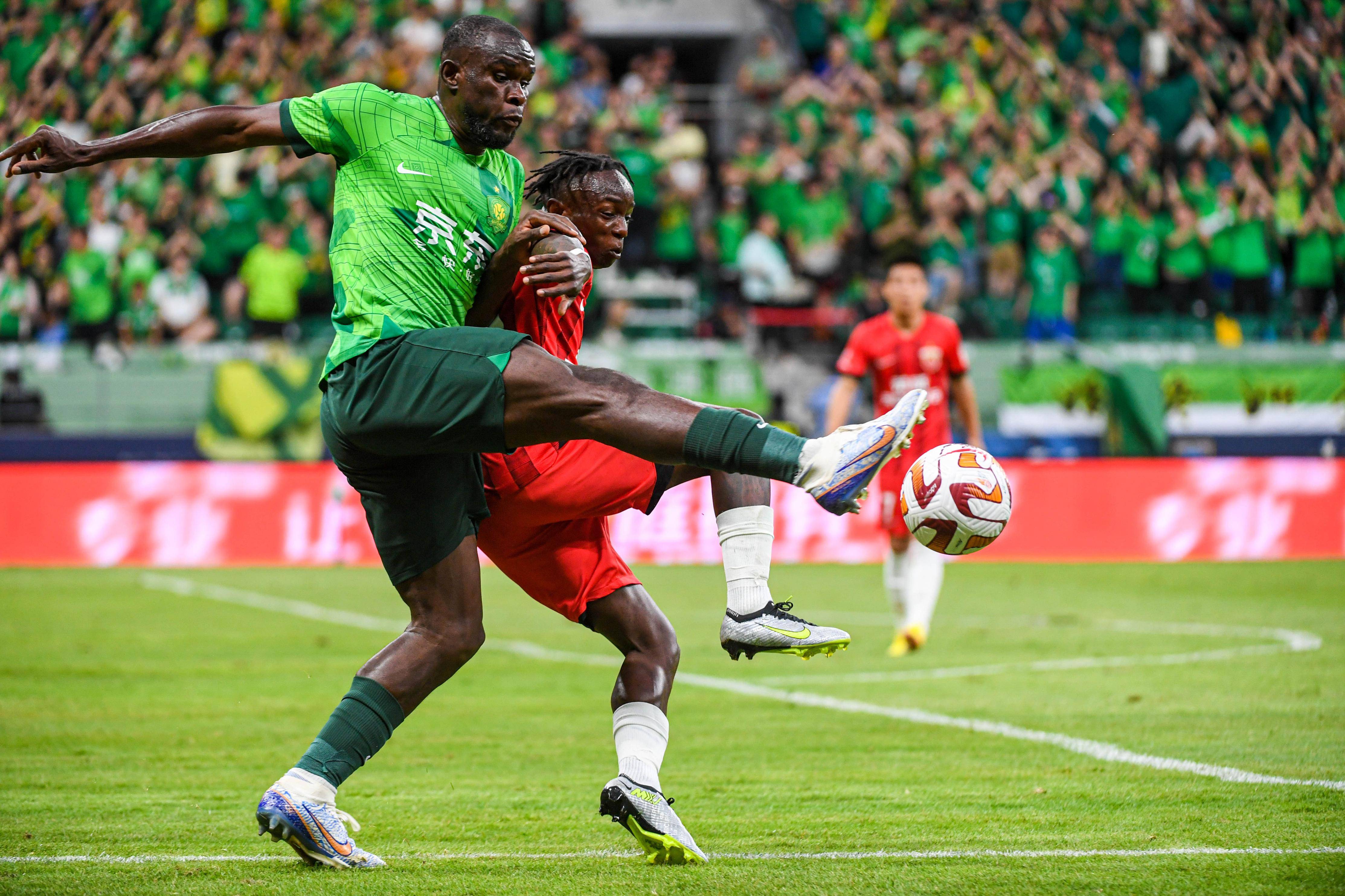 大连人与北京国安比赛